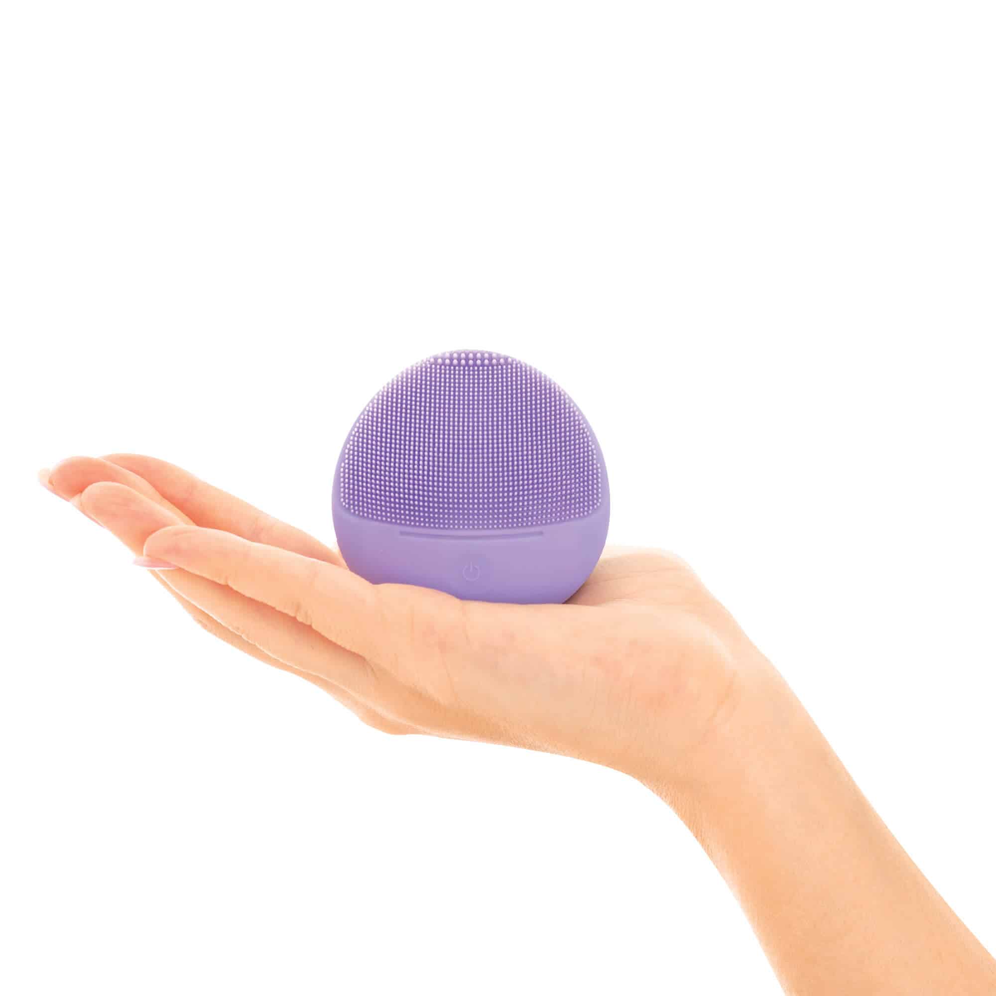 Silicone Facial Brush | Cleansing Brush | Plum Beauty